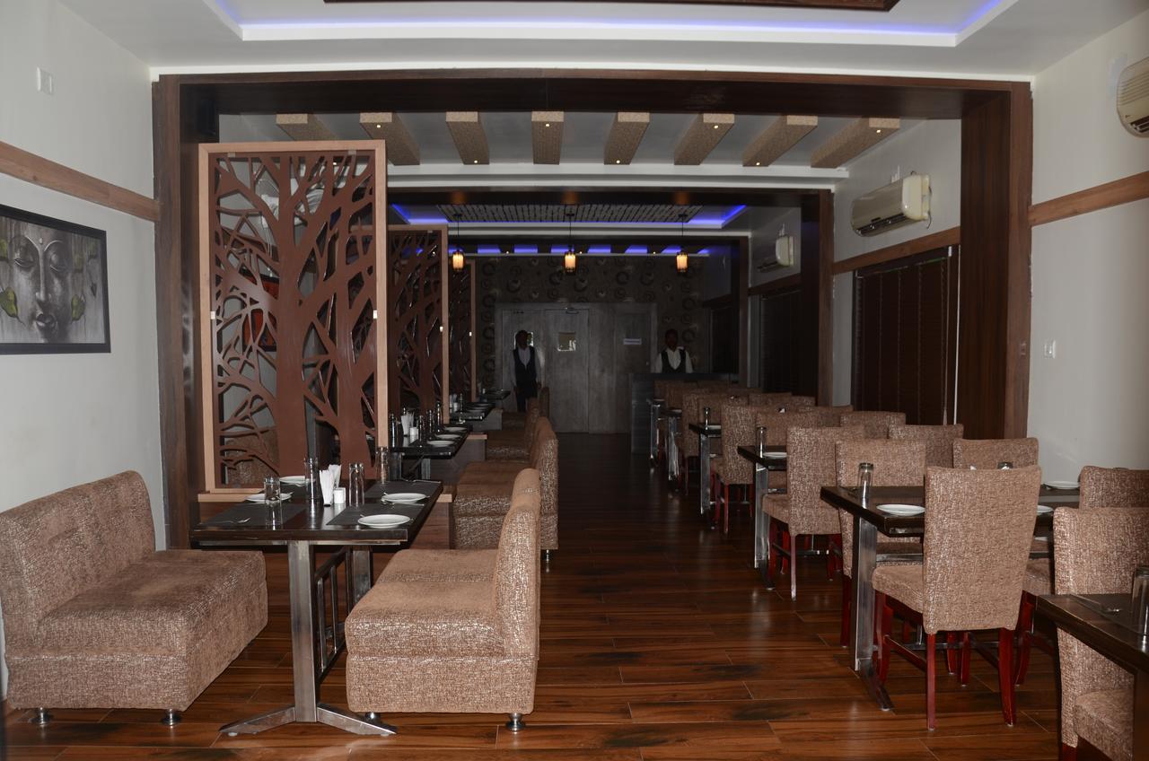Hotel Triveni Balangir Exterior photo
